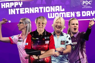 Female Darts Players