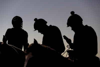 Jockey on Phone texting